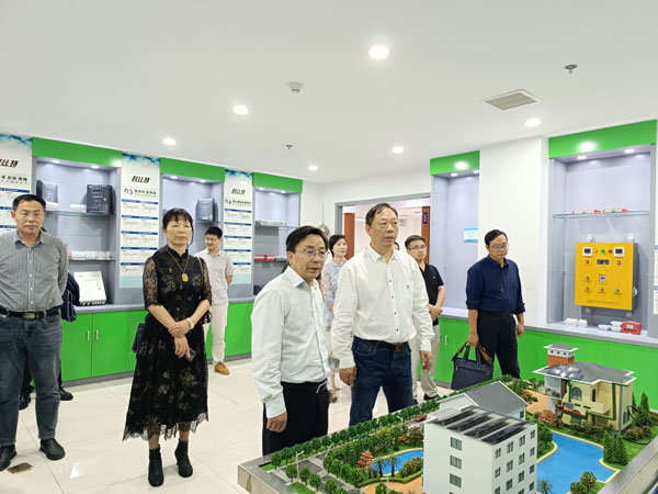 湖南省政協(xié)副主席、民建湖南省委會(huì)主委賴(lài)明勇蒞臨科比特走訪(fǎng)調(diào)研